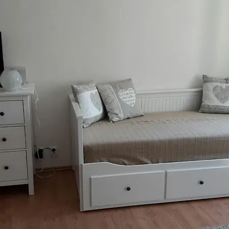 Long Apartment *