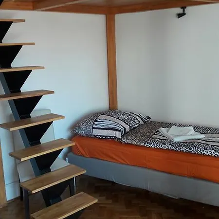 Apartment Long *