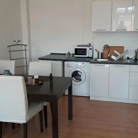 Apartment Long *